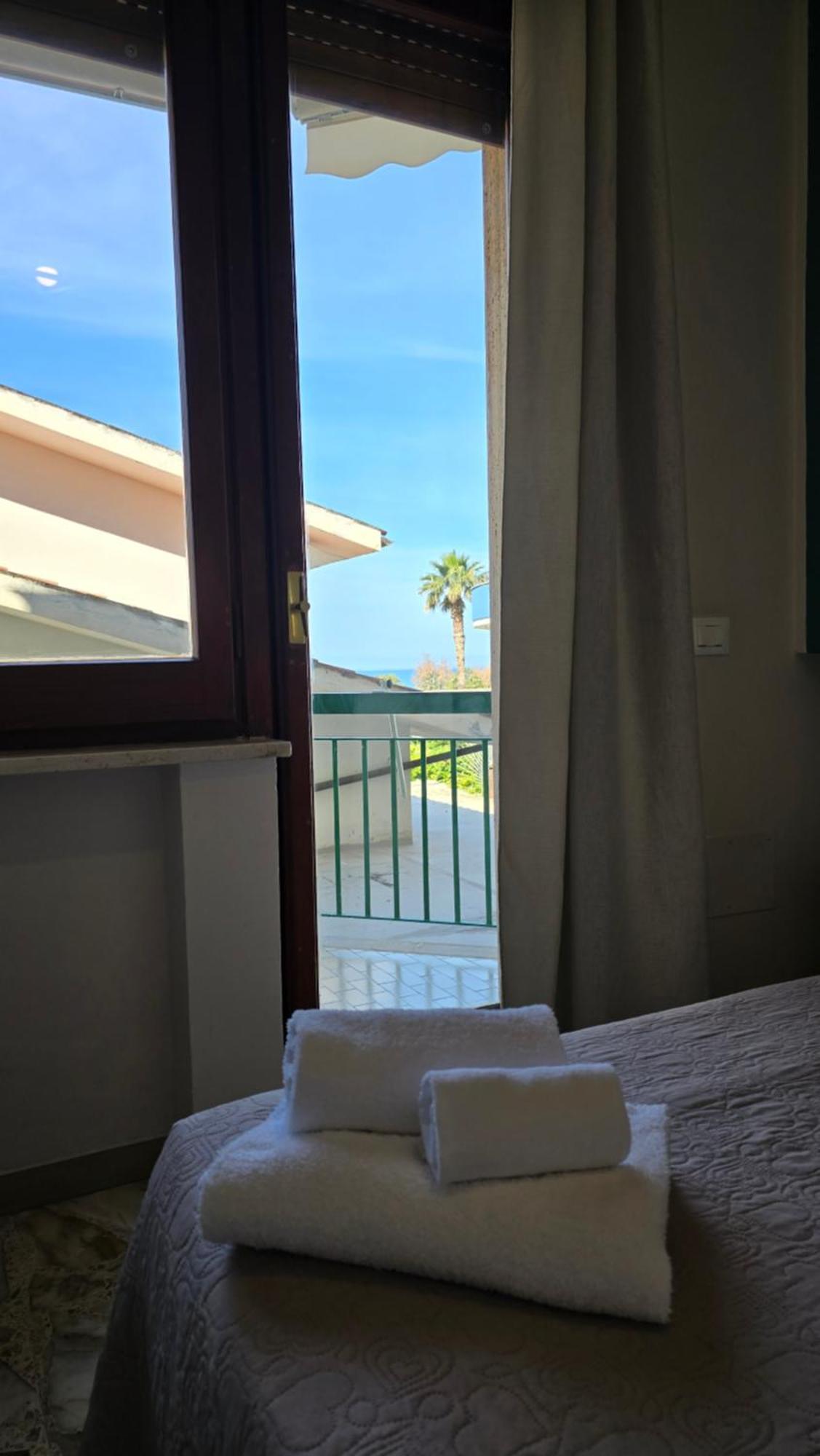 Ad Un Passo Dal Mare Bed and Breakfast Praia a Mare Exteriör bild
